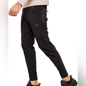 Nike Men’s Sportswear Tech Fleece Joggers Black Size Small